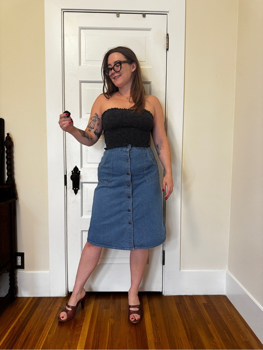 Y2K does 70s black tube top with silver shirring